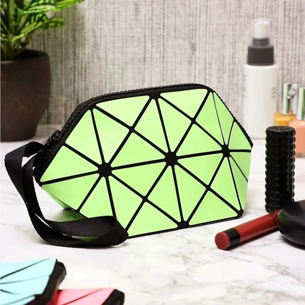 *3x Host Pick!!* Geometric Makeup Bags! 💄